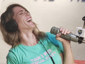 מעיין אשכנזי -קריינית-מגישה ושחקנית